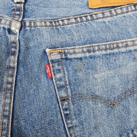 Levis - Picture 5 of 7